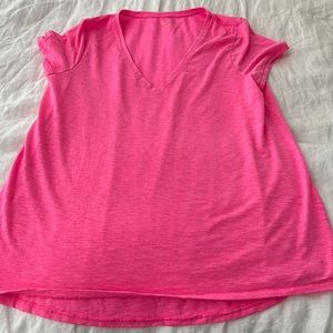 Lily Pulitzer hot pink cotton tee. Size XL.